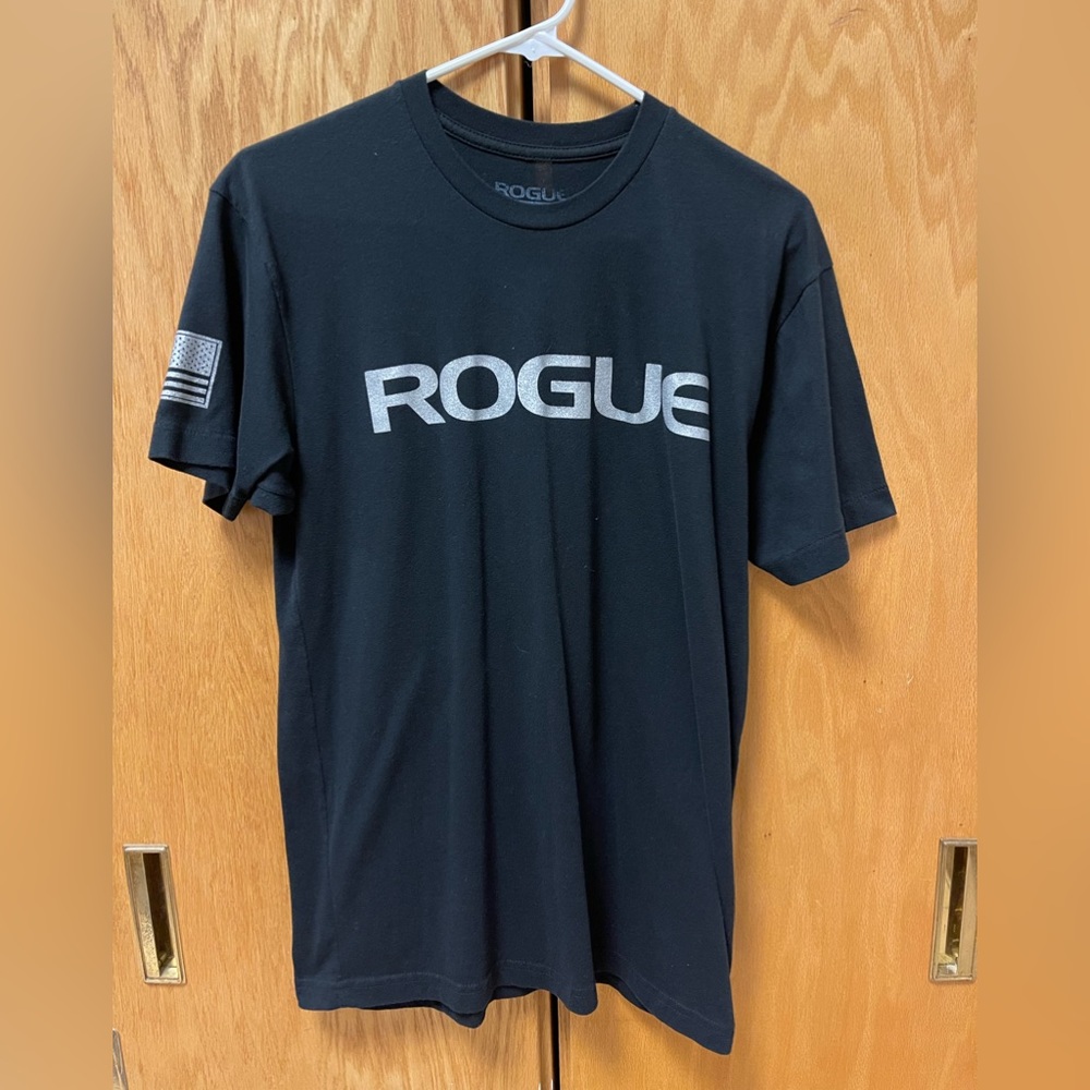 Rogue CrossFit T shirt. Black. Size medium